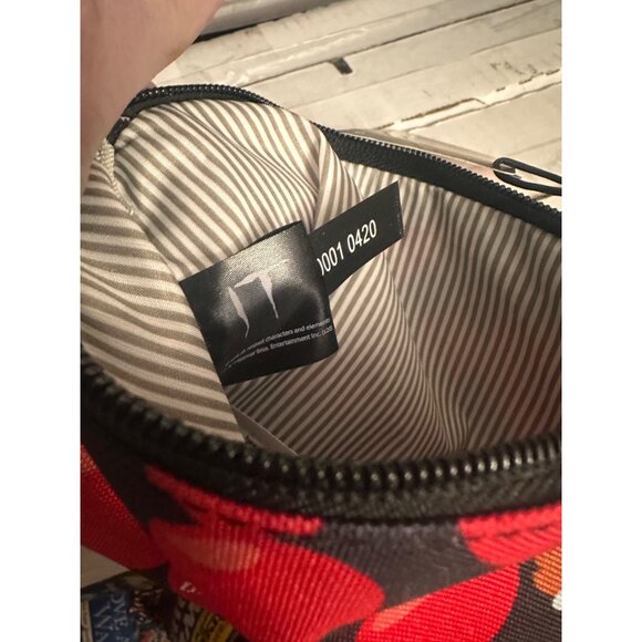Loungefly IT Chapter Two Red Balloon Pennywise Pouch With Zipper Closure New NIP - Picture 9 of 12